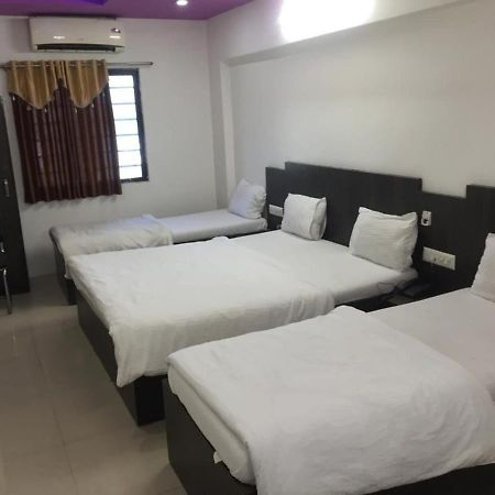Hotel Long Stay Ahmedabad Esterno foto
