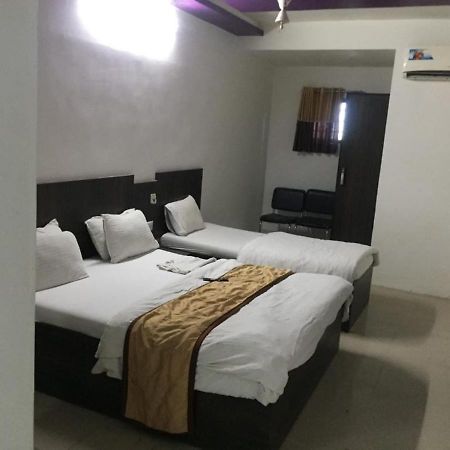 Hotel Long Stay Ahmedabad Esterno foto