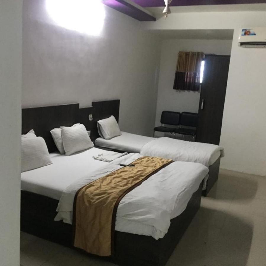 Hotel Long Stay Ahmedabad Esterno foto