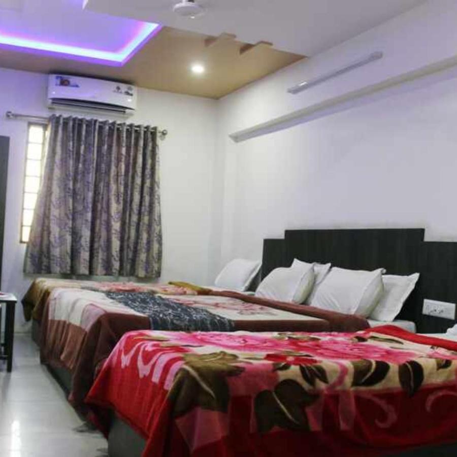 Hotel Long Stay Ahmedabad Esterno foto